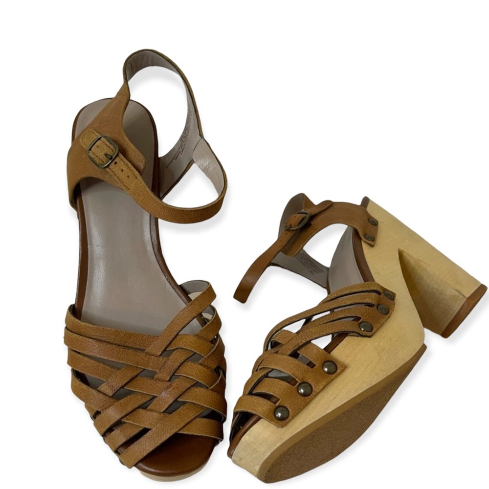 Hinge Platform Wooden Sandals